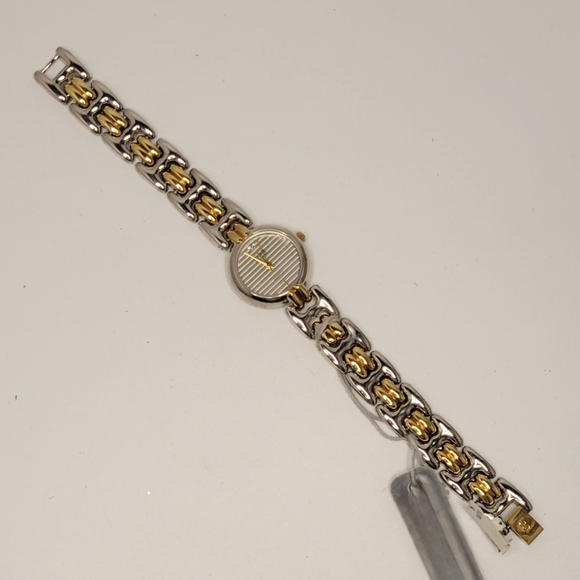 ▪︎New! Bill Blass Women's Watch - Picture 3 of 9